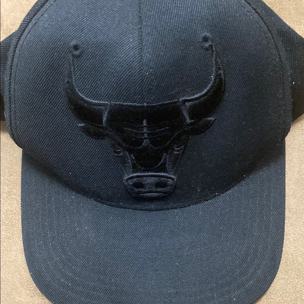Mitchell & Ness Black Cap with Embroidered Bull Design